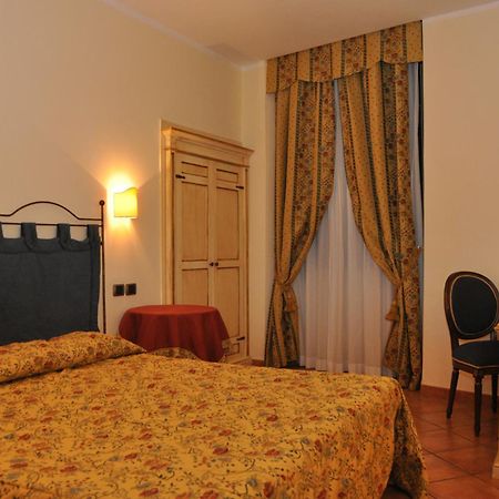 Hotel Urbano V Montefiascone Zewnętrze zdjęcie
