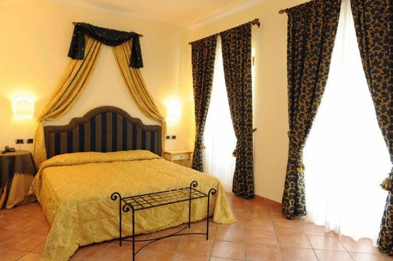Hotel Urbano V Montefiascone Zewnętrze zdjęcie