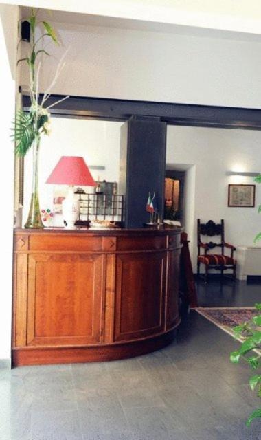 Hotel Urbano V Montefiascone Zewnętrze zdjęcie