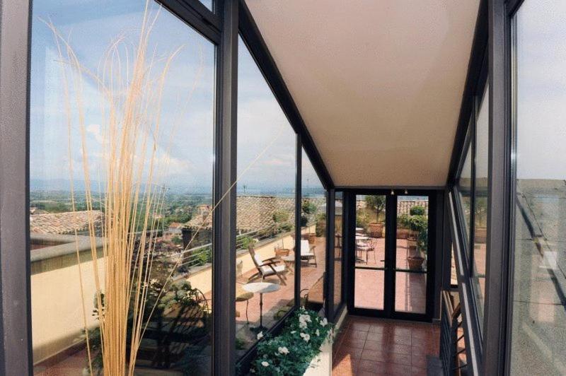 Hotel Urbano V Montefiascone Zewnętrze zdjęcie