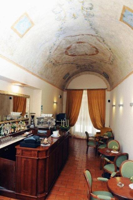 Hotel Urbano V Montefiascone Zewnętrze zdjęcie