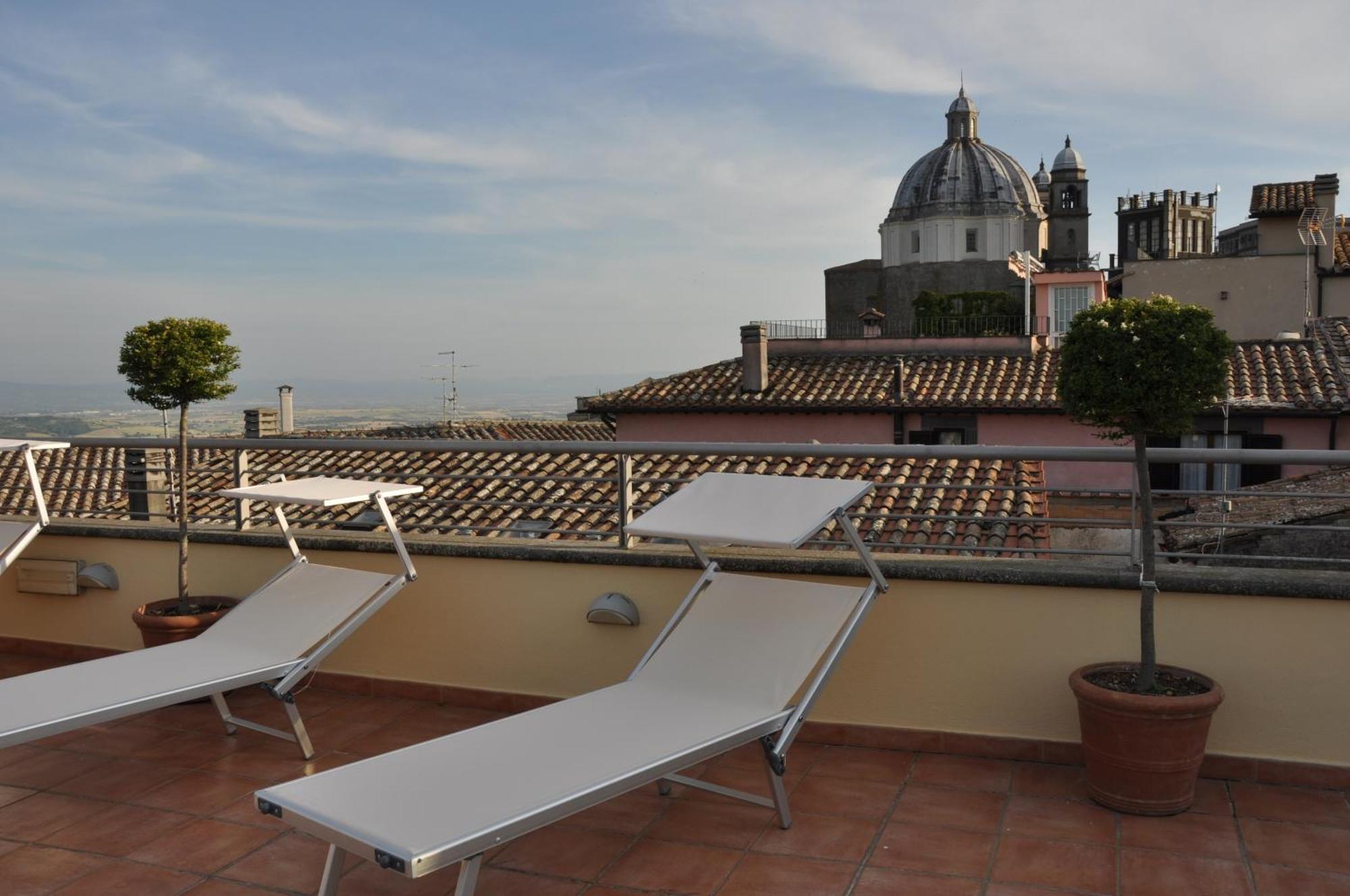 Hotel Urbano V Montefiascone Zewnętrze zdjęcie