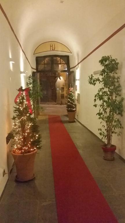Hotel Urbano V Montefiascone Zewnętrze zdjęcie