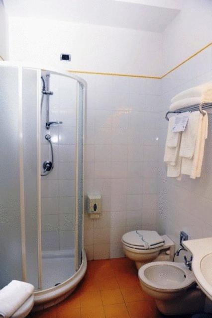 Hotel Urbano V Montefiascone Pokój zdjęcie