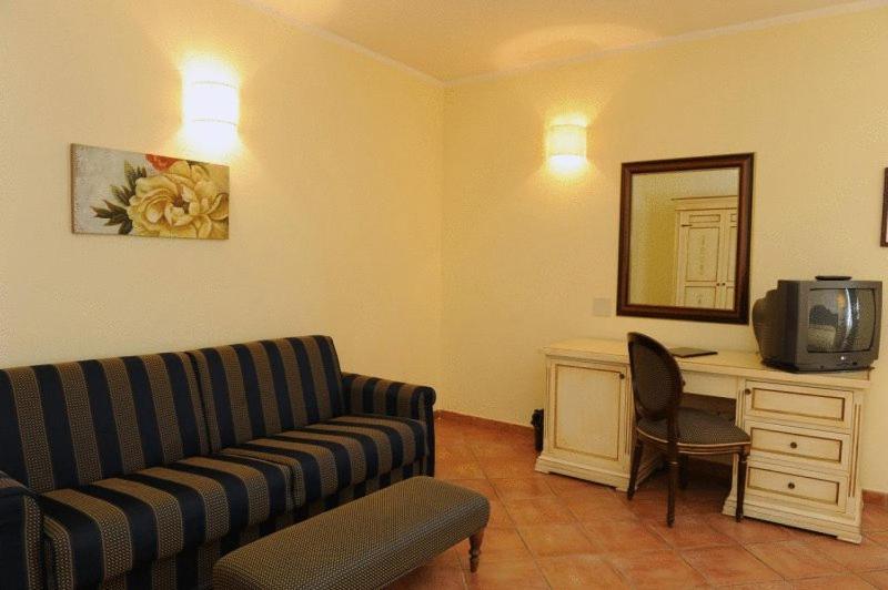 Hotel Urbano V Montefiascone Pokój zdjęcie