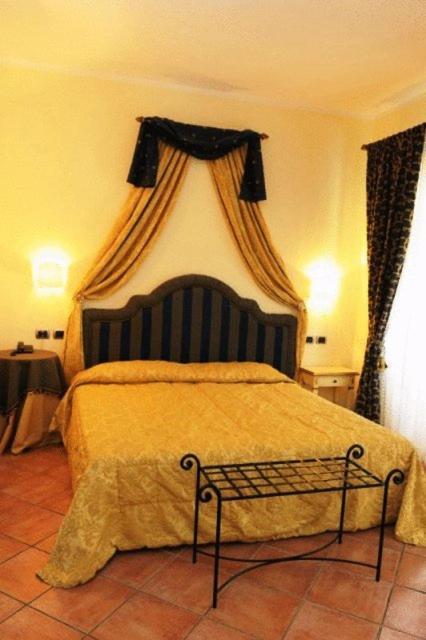 Hotel Urbano V Montefiascone Pokój zdjęcie